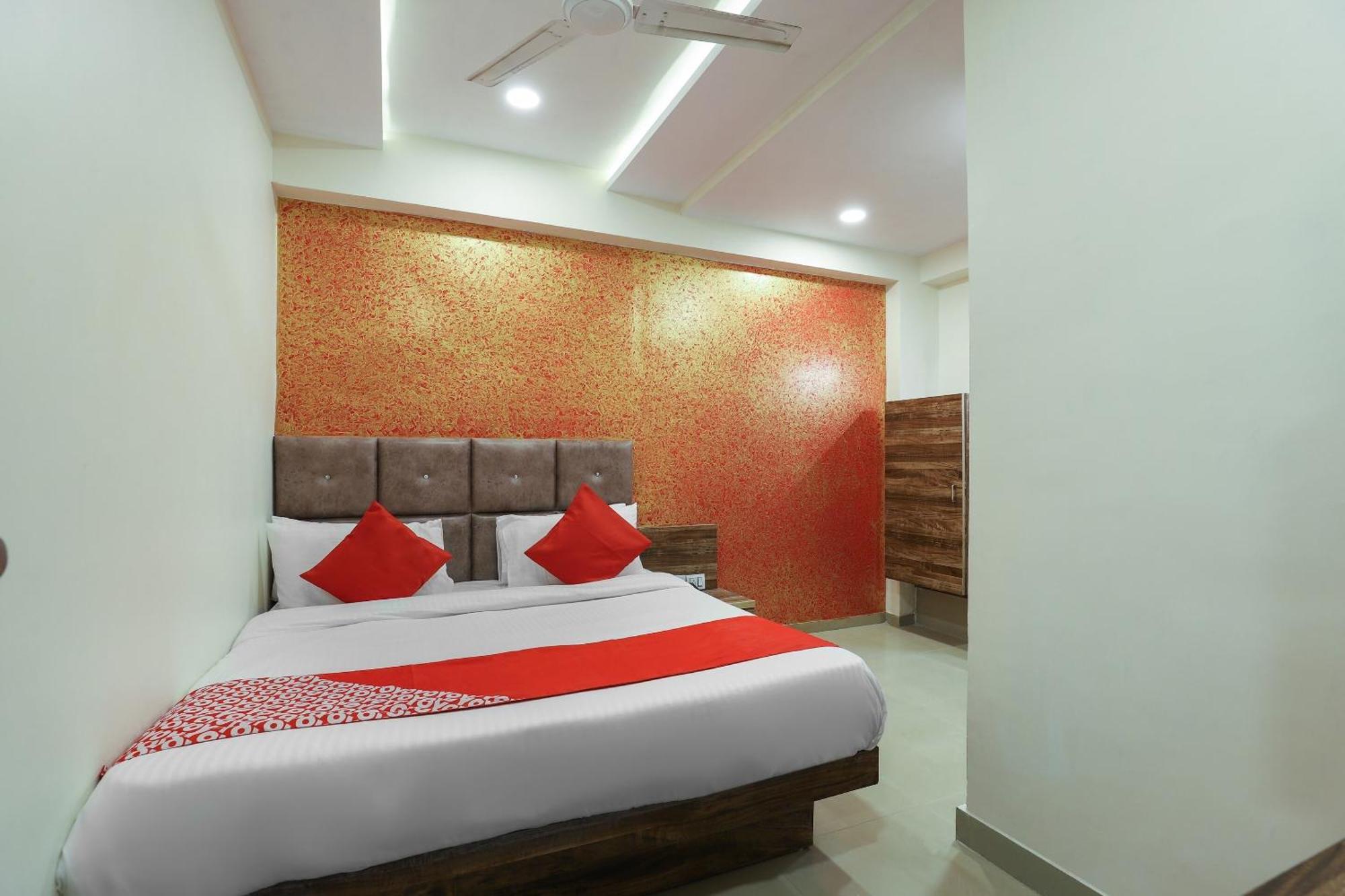 OYO 37068 Hotel Dream Stay Sarkhej Exterior foto