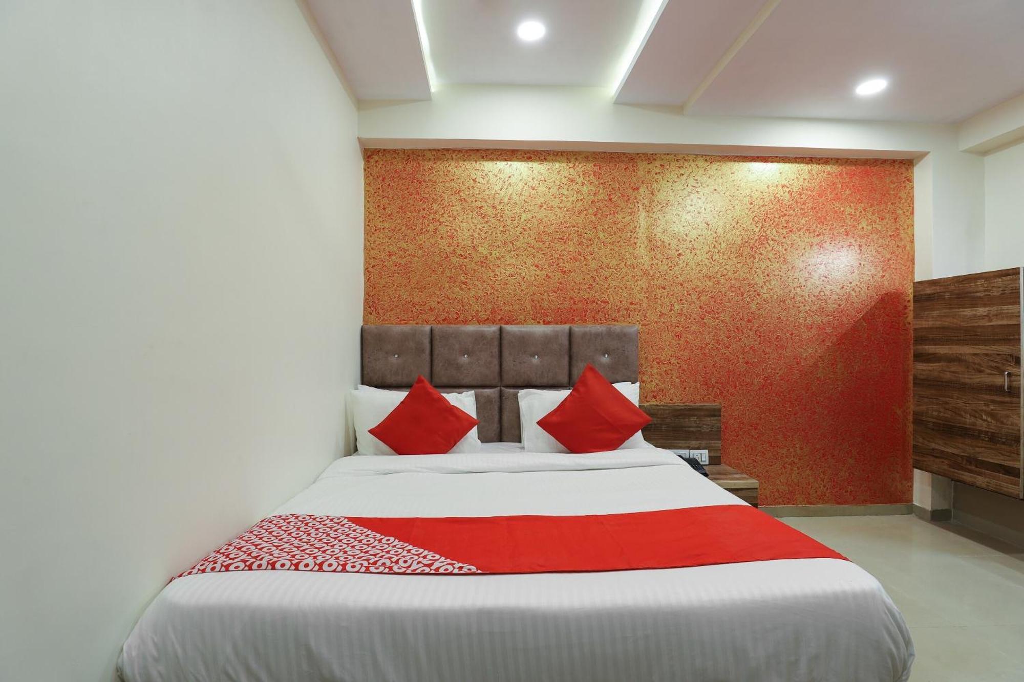 OYO 37068 Hotel Dream Stay Sarkhej Exterior foto