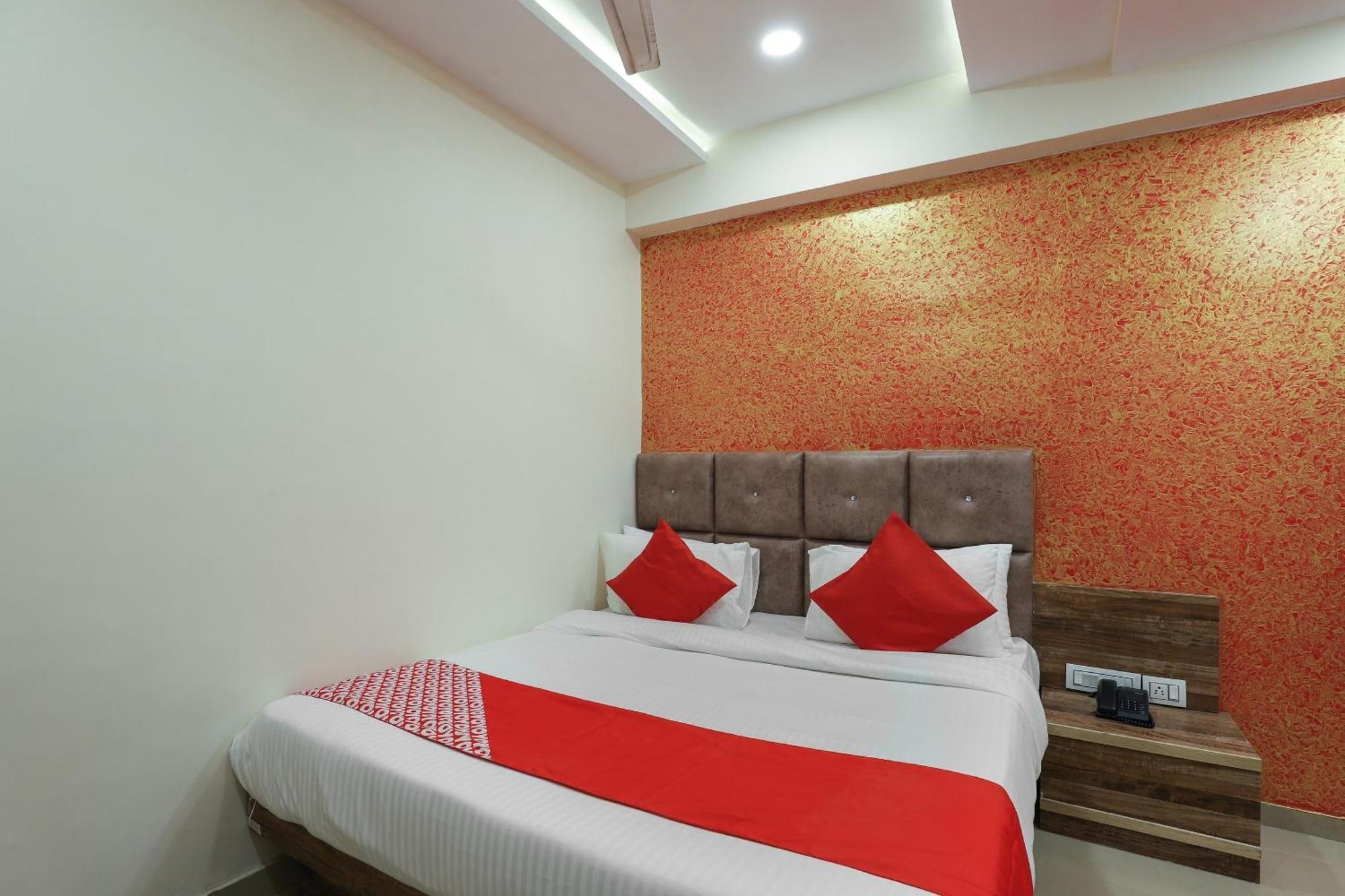 OYO 37068 Hotel Dream Stay Sarkhej Exterior foto