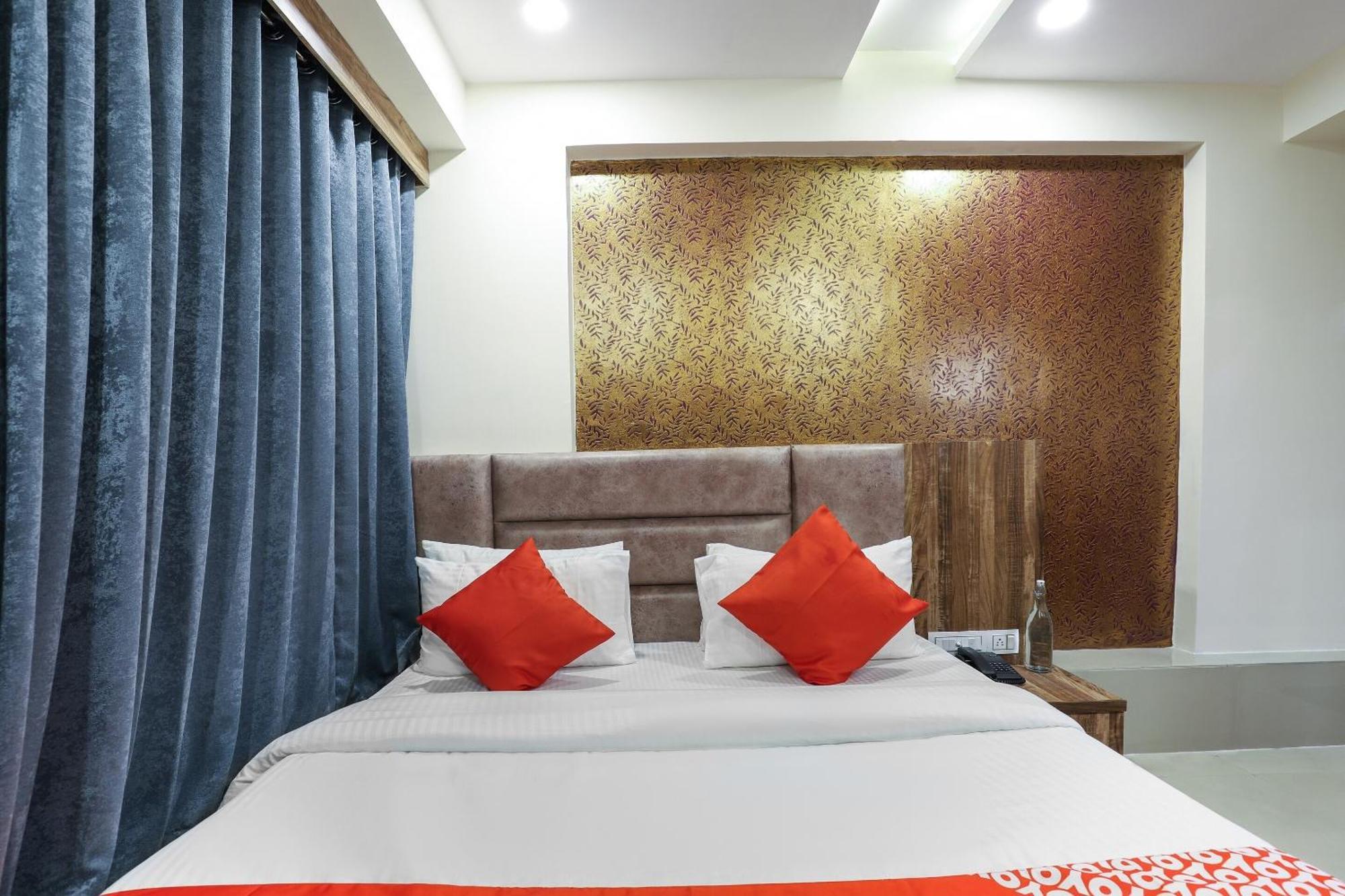 OYO 37068 Hotel Dream Stay Sarkhej Exterior foto